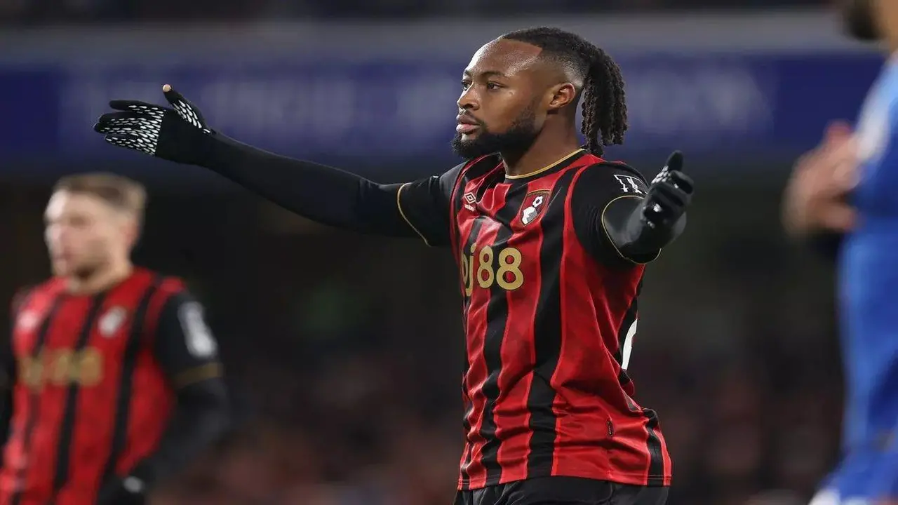 موعد انتقال.. سيمينيو ينتقل من بورنموث إلى مانشستر سيتي